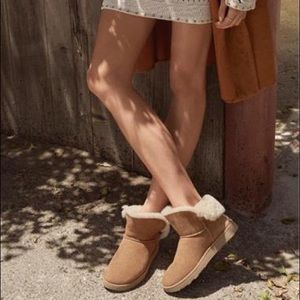 ugg cuff mini